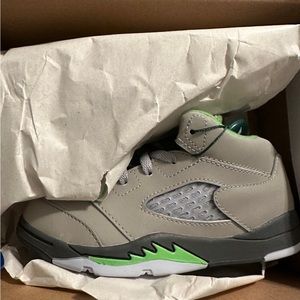 Grey and Green retro 5 Never been worn Toodler size 10